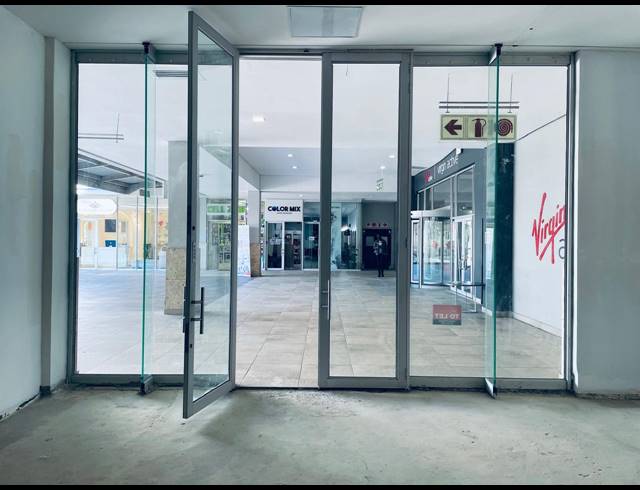 104M² RETAIL TO LET IN FOURWAYS